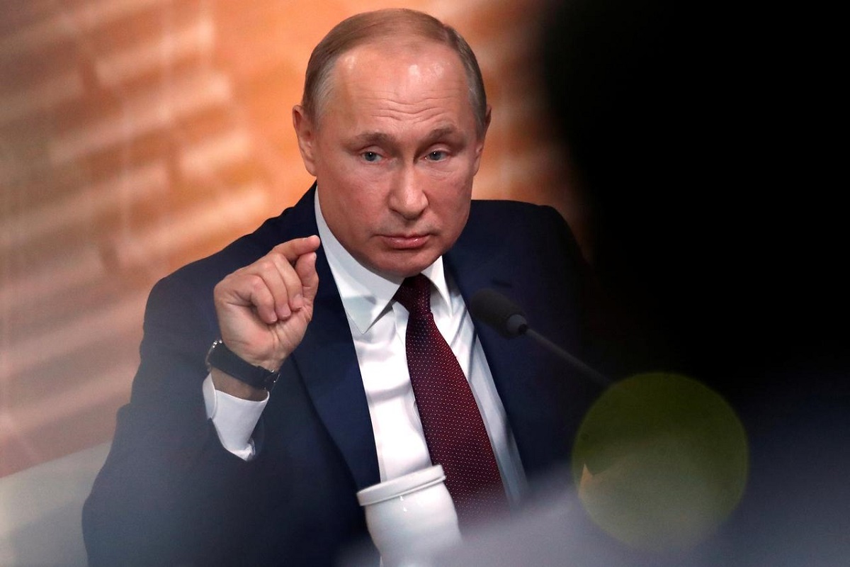 Putin makes surprise trip to Mariupol, first to occupied Donbas in Ukraine