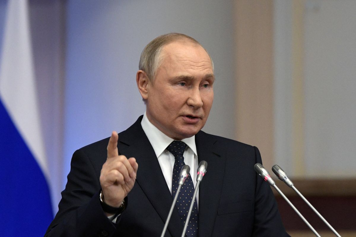Putin Accuses West of Stoking a Global War