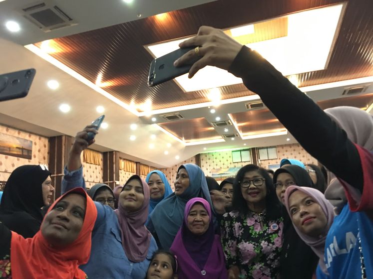 Rafidah Aziz reminds voters to pick right contractor from open tender on May 9