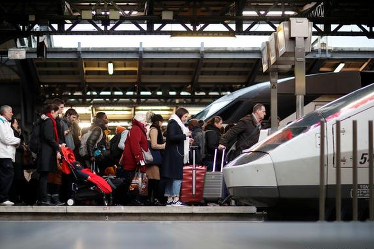 Social unrest over spiralling living costs spreads to France's railways