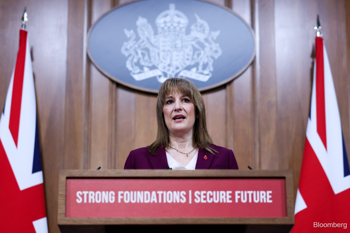 uk-s-reeves-abandons-plans-to-raise-income-tax-rates-roiling-markets