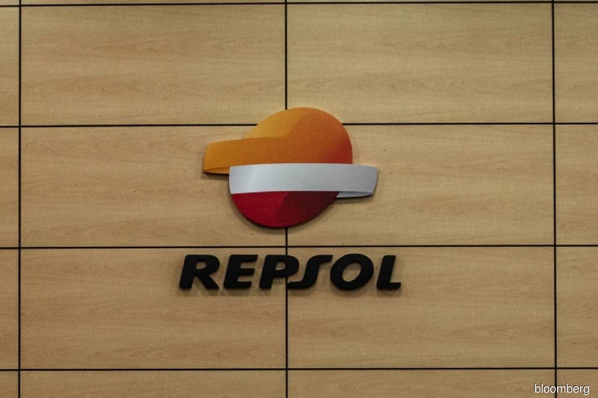 Repsol sells US$3.4 bil stake in shift from fossil fuels
