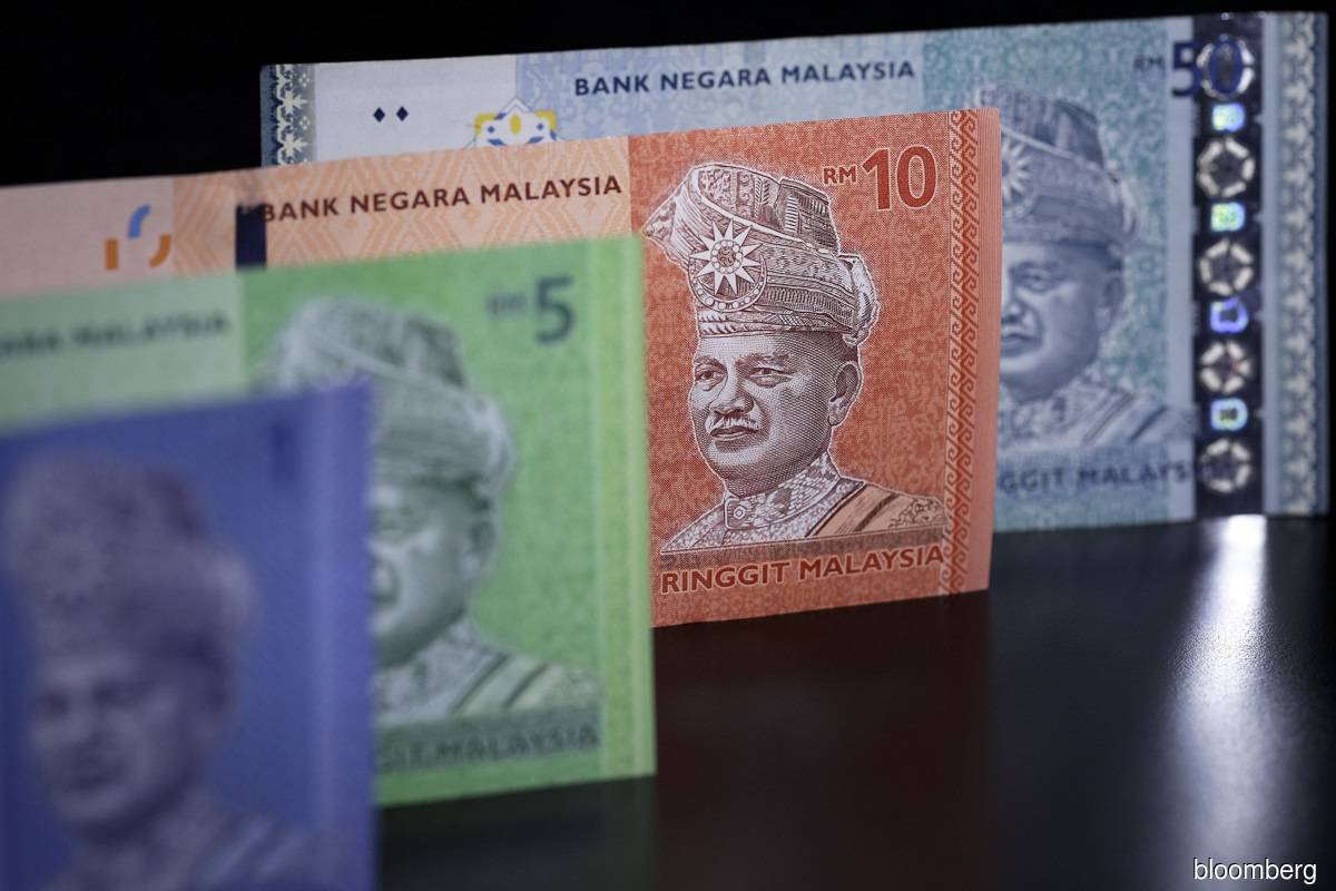 Ringgit falls to fresh low against Singaporean dollar