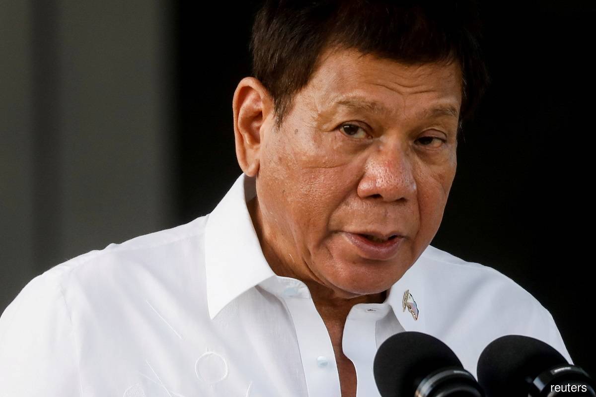 Philippines' Duterte issues gag order over South China Sea