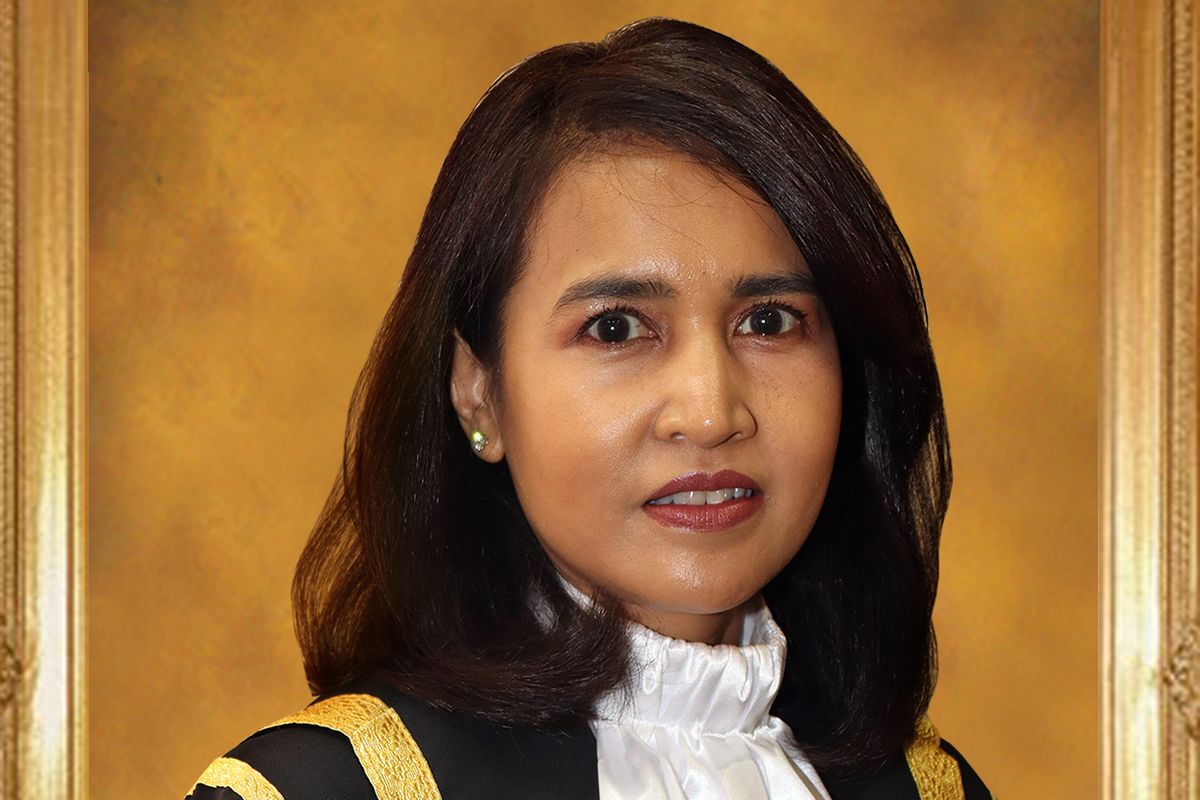 Roz Mawar recuses herself from hearing SRC's suit against UMNO