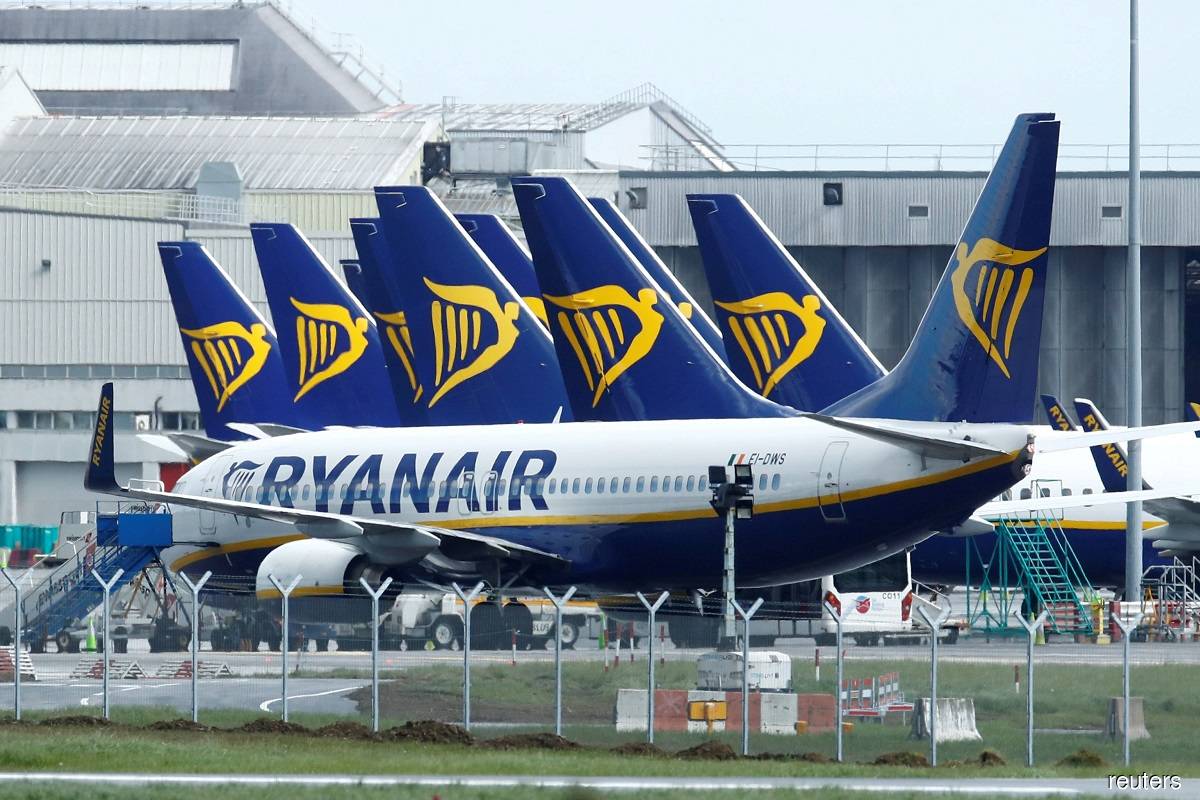 Ryanair has 'sea change' in confidence as Omicron threat eases