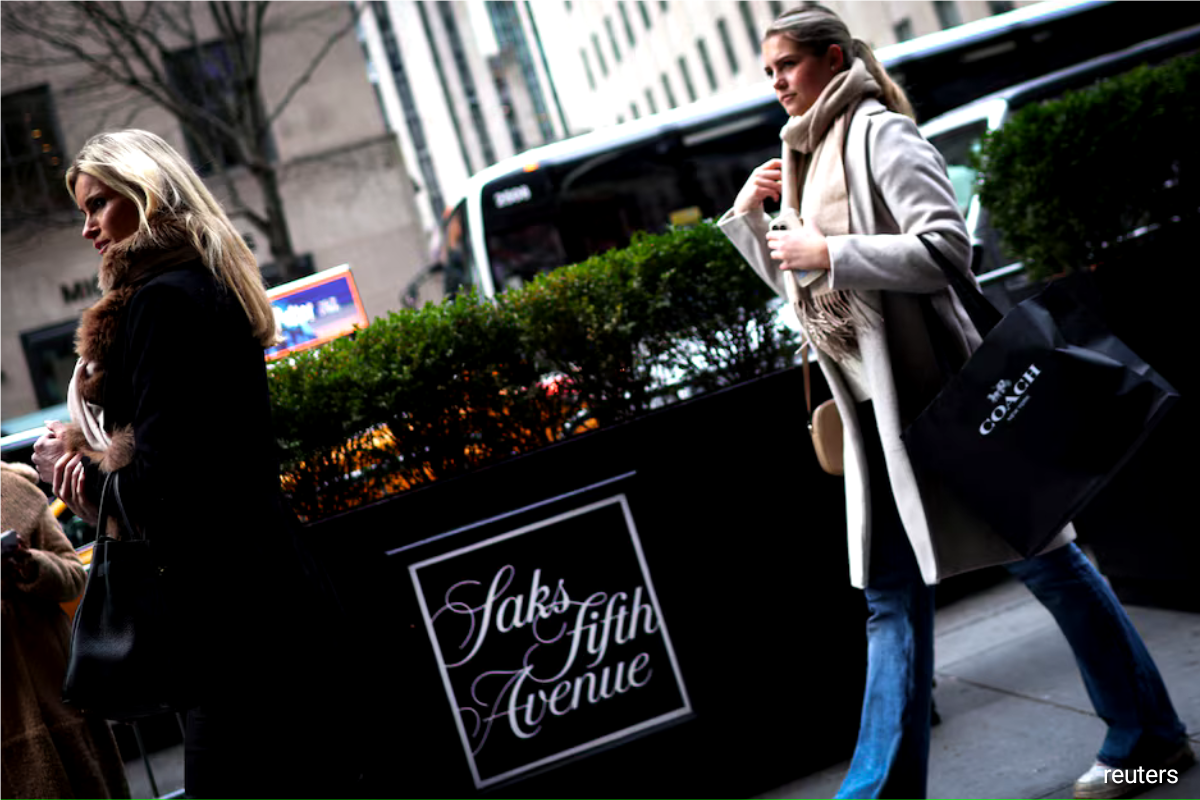 Saks in talks for US$1 bil loan to keep doors open