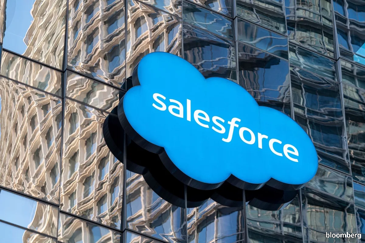 Salesforce to cut 10% of jobs, pare offices as sales slow