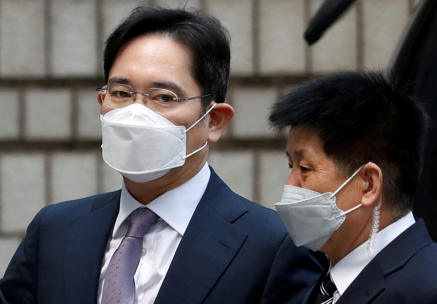 Samsung conglomerate leader Jay Y Lee (left) (File photo by Reuters)