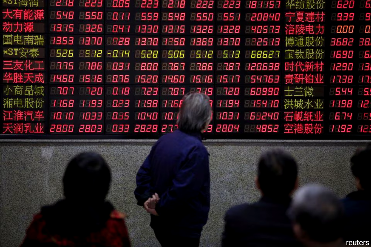 Chinese stocks end lower as data signals industrial profit slump