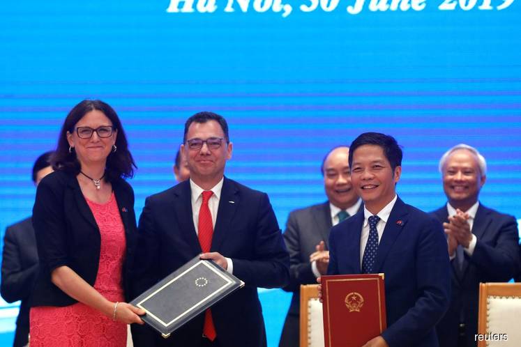 Vietnam, EU sign landmark free trade deal