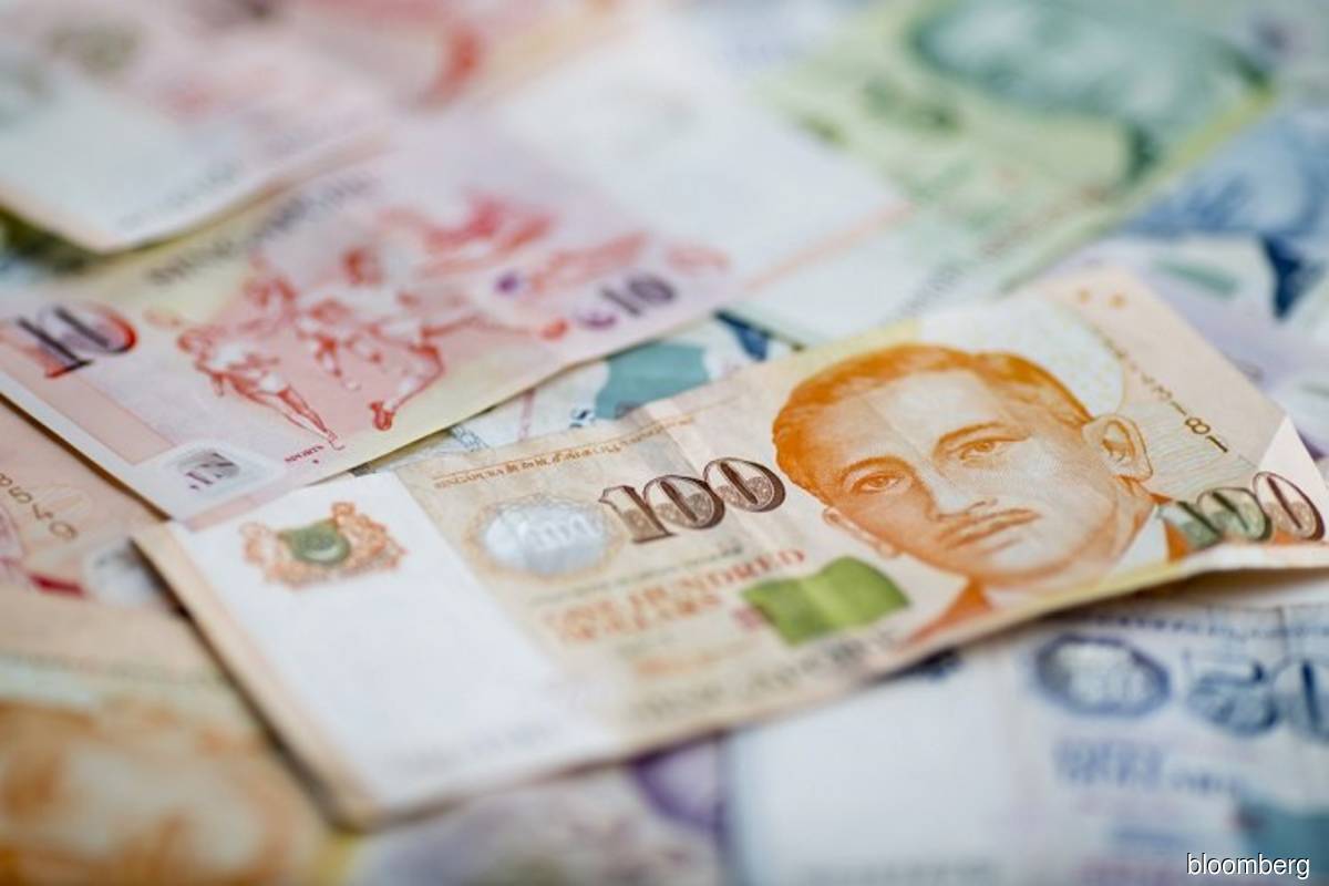 Singapore dollar is new short as Asian haven falls from favour
