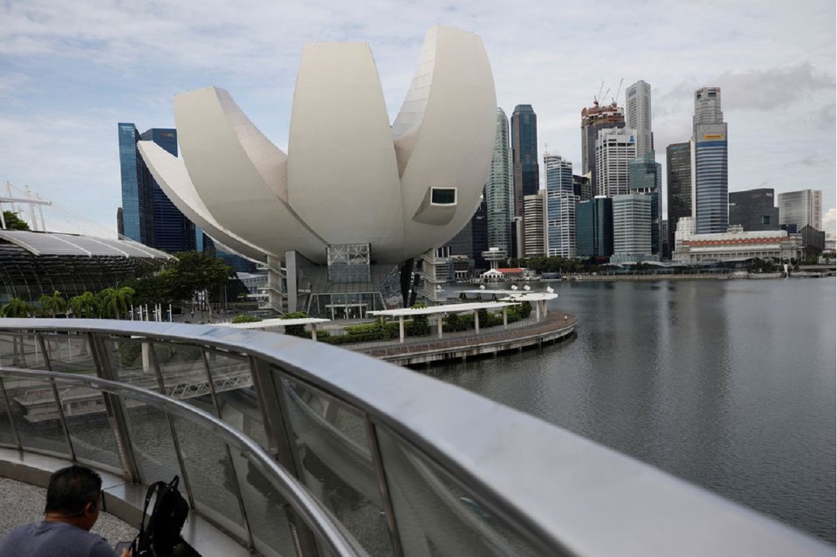 Economists Cut Singapore Growth Forecasts, Raise Inflation — Survey ...