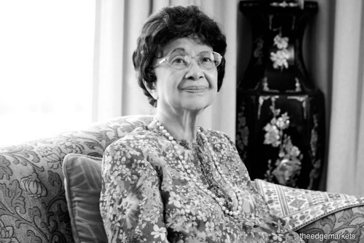 Tun Dr Siti Hasmah passes away at 100