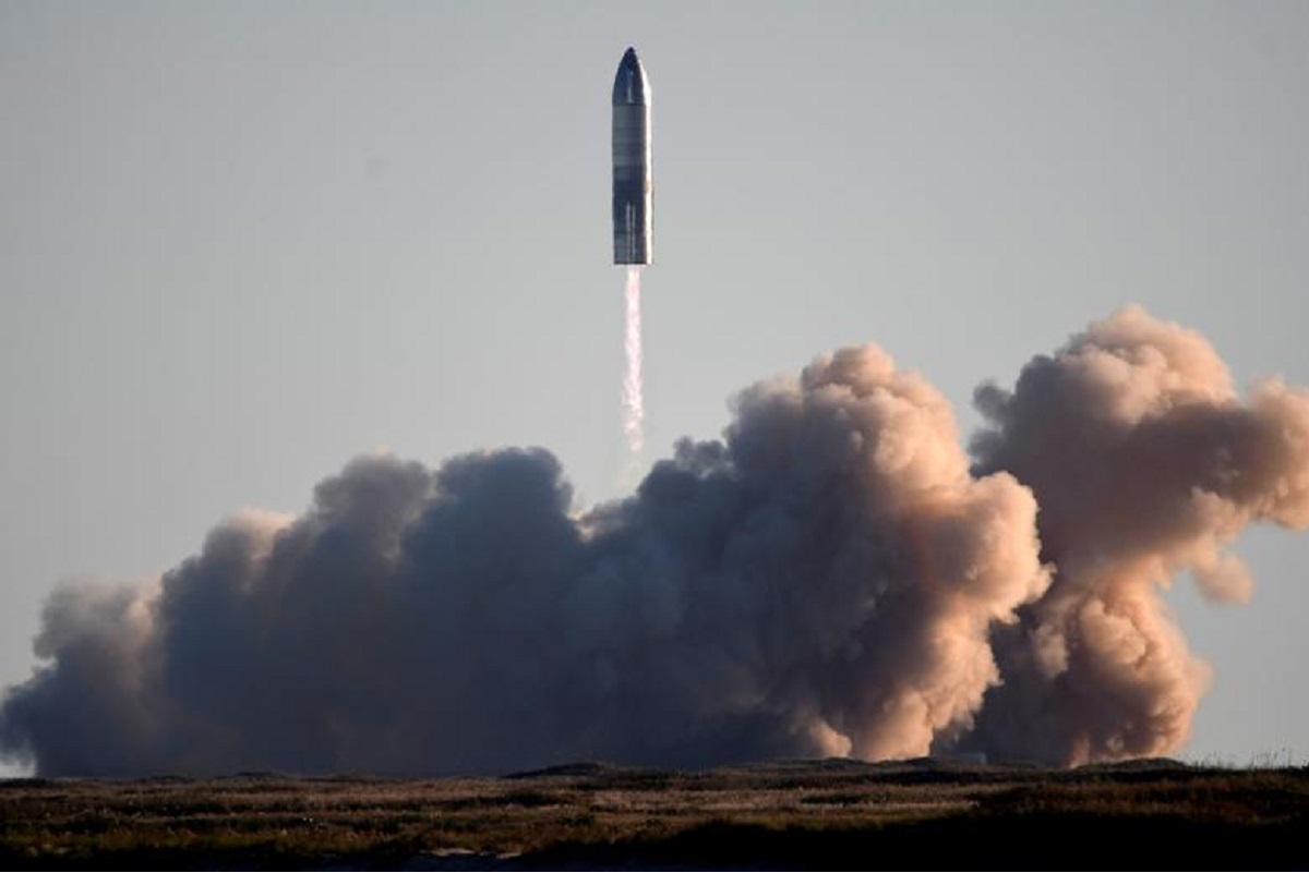 SpaceX launches its first super heavy-lift Starship SN8 rocket during a test from their facility in Boca Chica, Texas, US, Dec 9, 2020. (File photo by Reuters)
