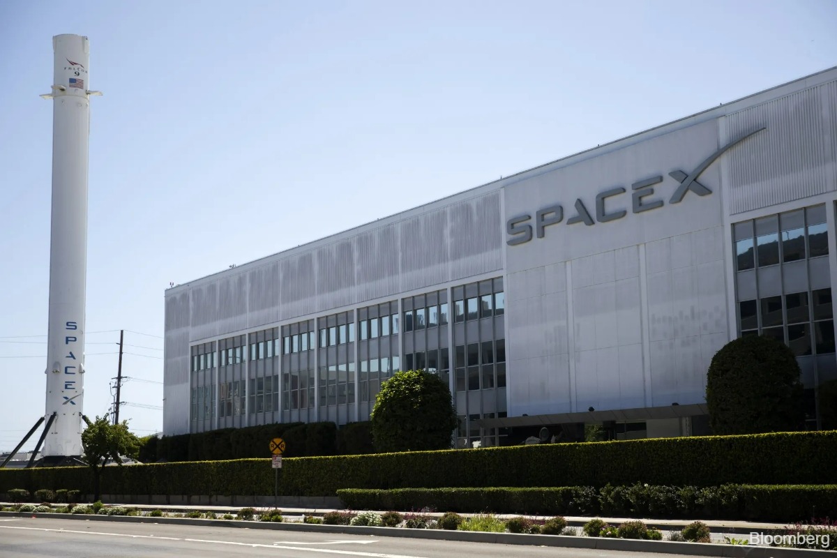 Elon Musk&rsquo;s SpaceX said to consider merger with Tesla or xAI &mdash; Bloomberg