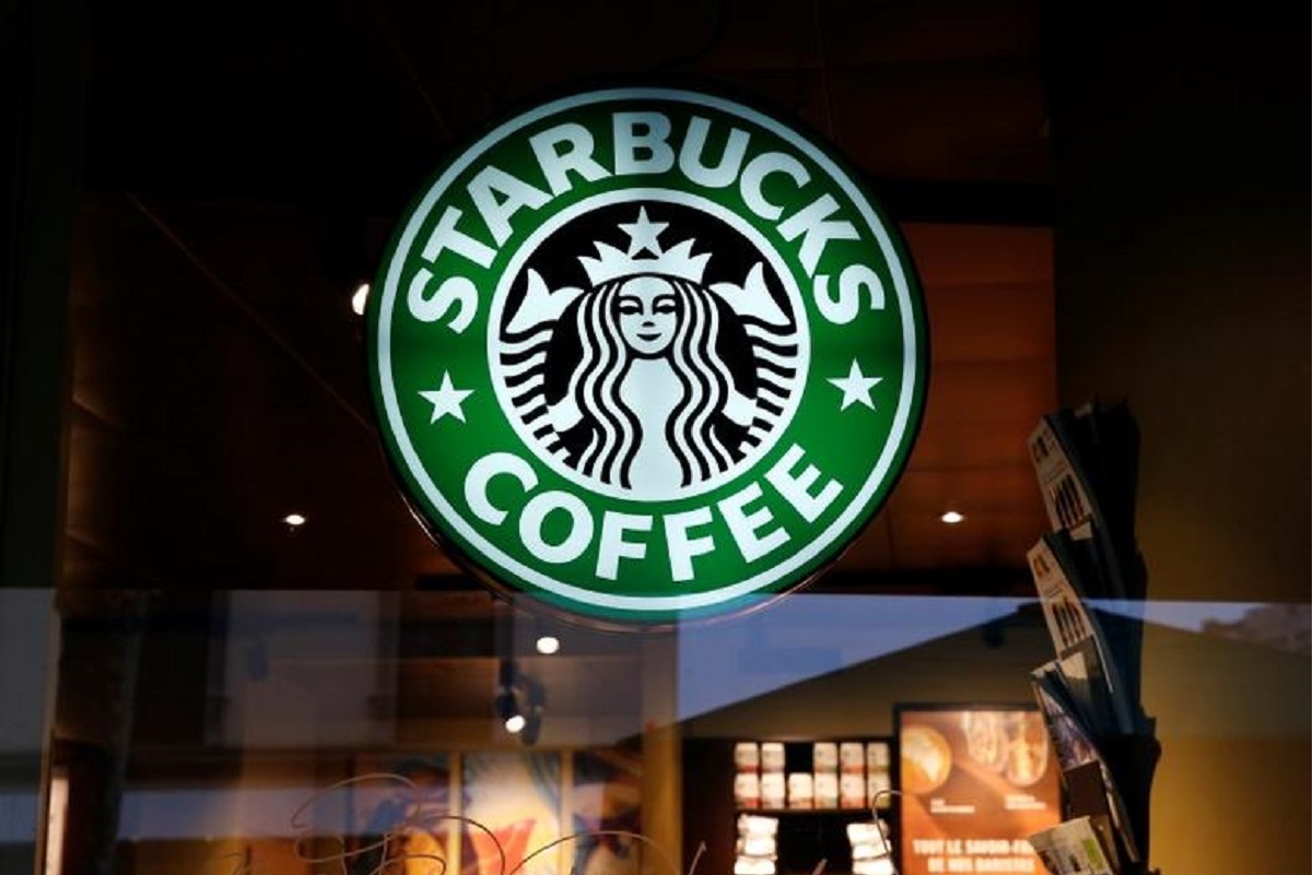 Starbucks misses sales estimates on China Covid-19 curbs, suspends guidance