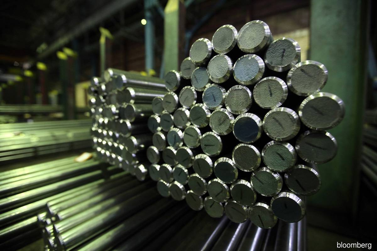 Steel counters tumble amid fall in metal's price