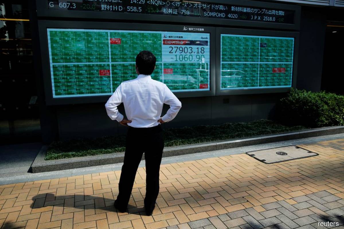 Rising Treasury yields hit tech stocks; oil at 3-year highs