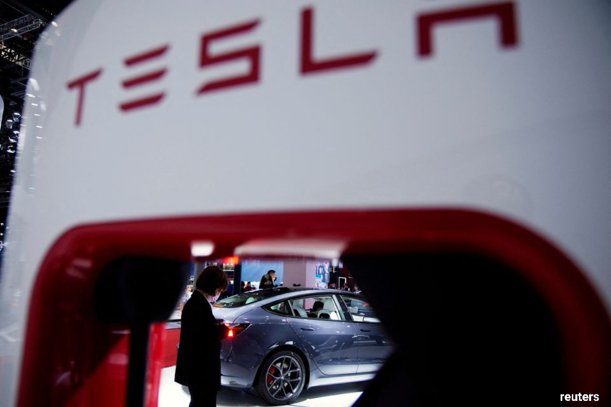 Tesla used car price bubble pops, weighs on new car demand