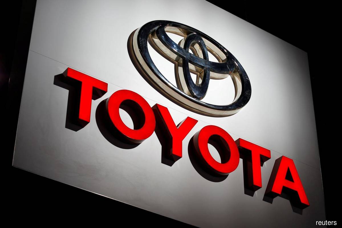 Toyota to cut global production plan by 100,000 in June