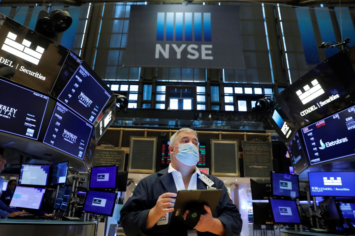Wall St books records, weekly gains on strong jobs report, Pfizer Covid-19 pill cheer