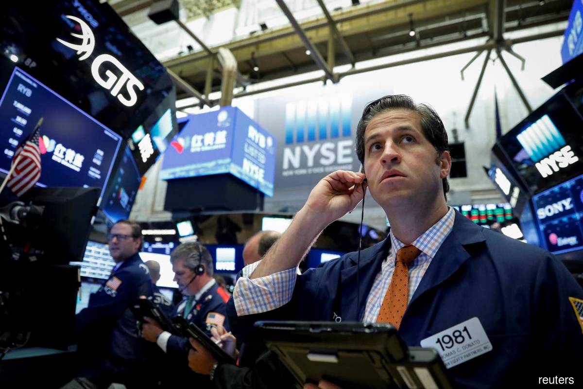 Wall Street falls over 1% as bank worries keep investors jittery
