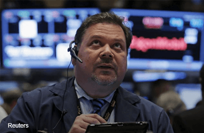 Wall St tumbles to 2014 low as oil prices sink