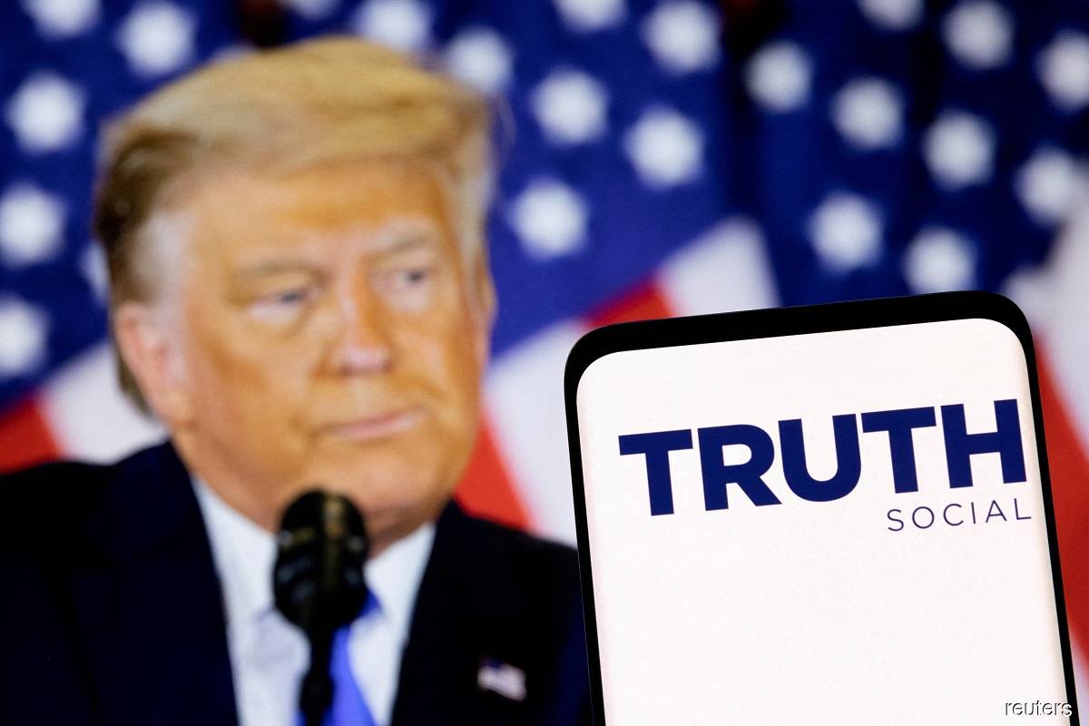 Truth Social Funds Maintain Cryptocurrency Commitment After Trump Media Halts Bitcoin ETF Plans