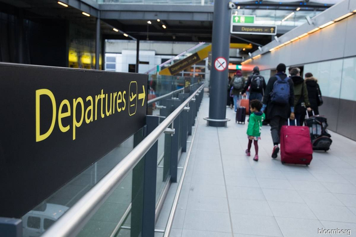 UK airports face nationwide border system issue, causing major delays