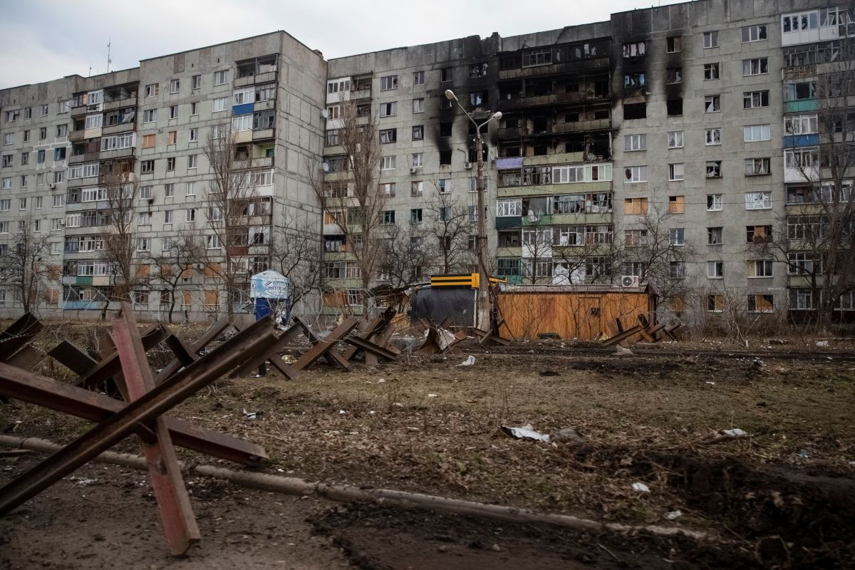 Russians claim control over eastern Bakhmut, Ukrainians defiant