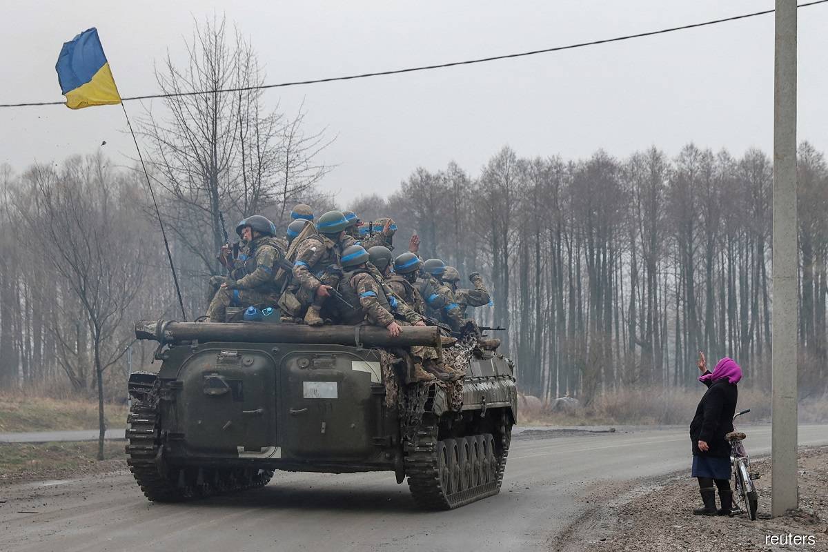 Joy in northeast Ukraine as residents return following Russian rout