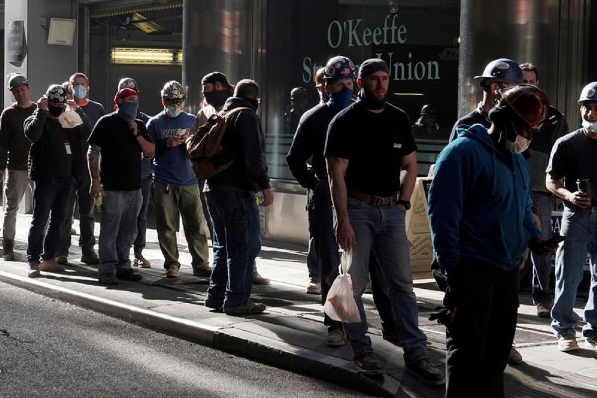 Robust US employment growth expected in March, jobs deficit remains large
