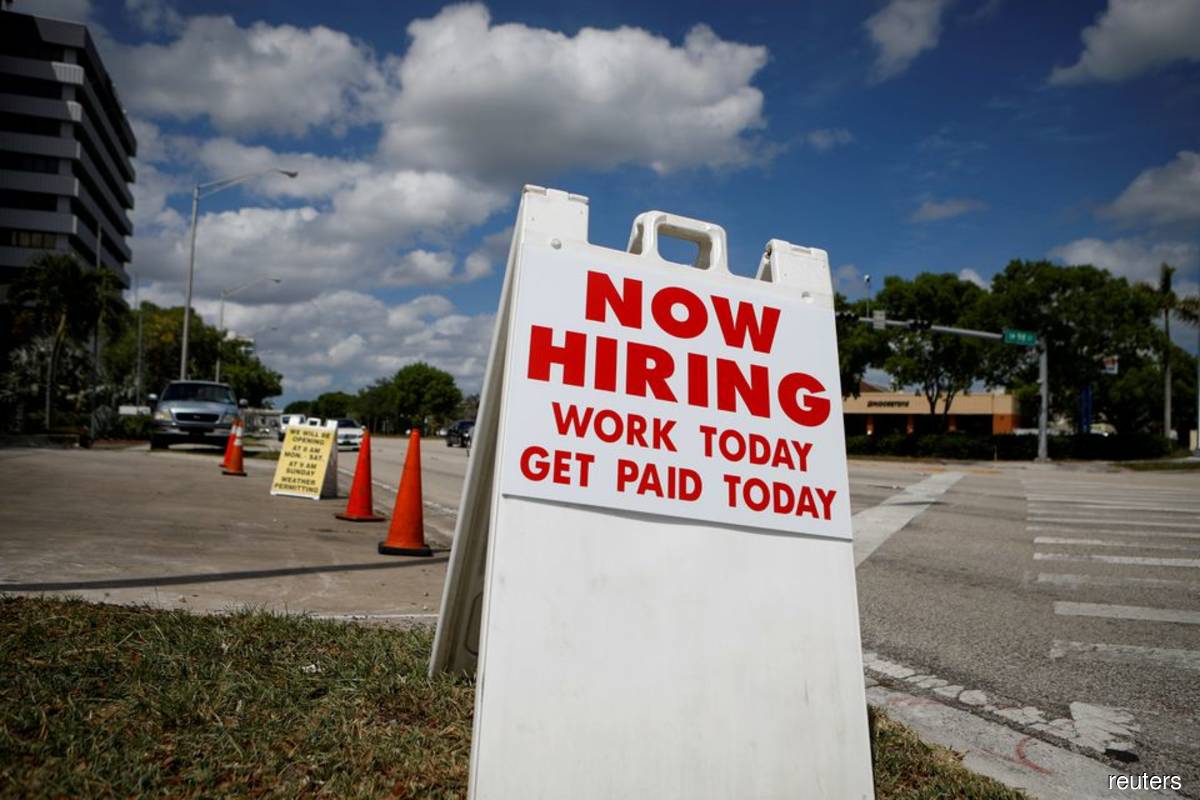 US job growth seen accelerating in December; record job creation anticipated for 2021
