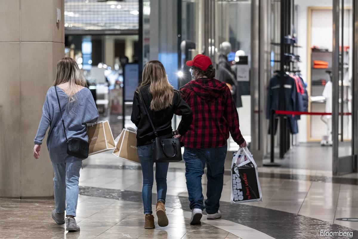 US consumer spending solid in October; weekly jobless claims fall