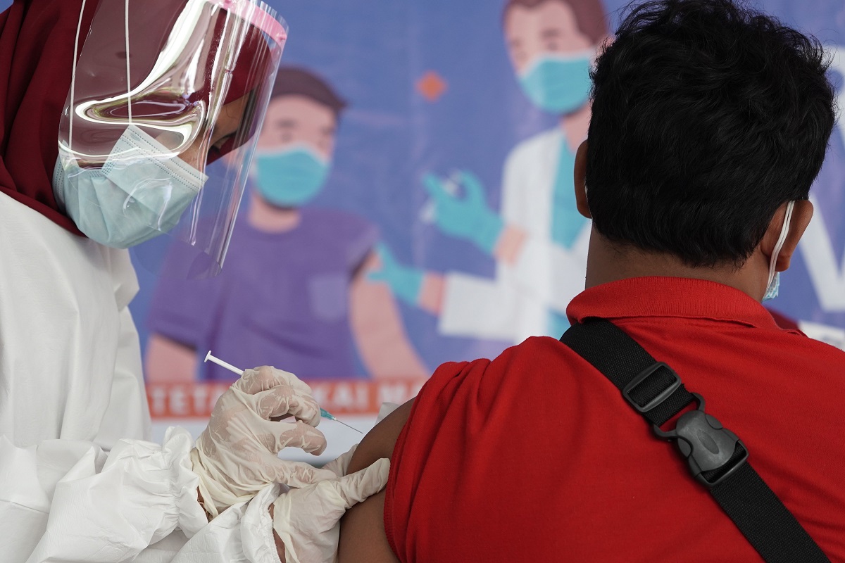 Indonesia weighs plan to allow private Covid-19 vaccinations