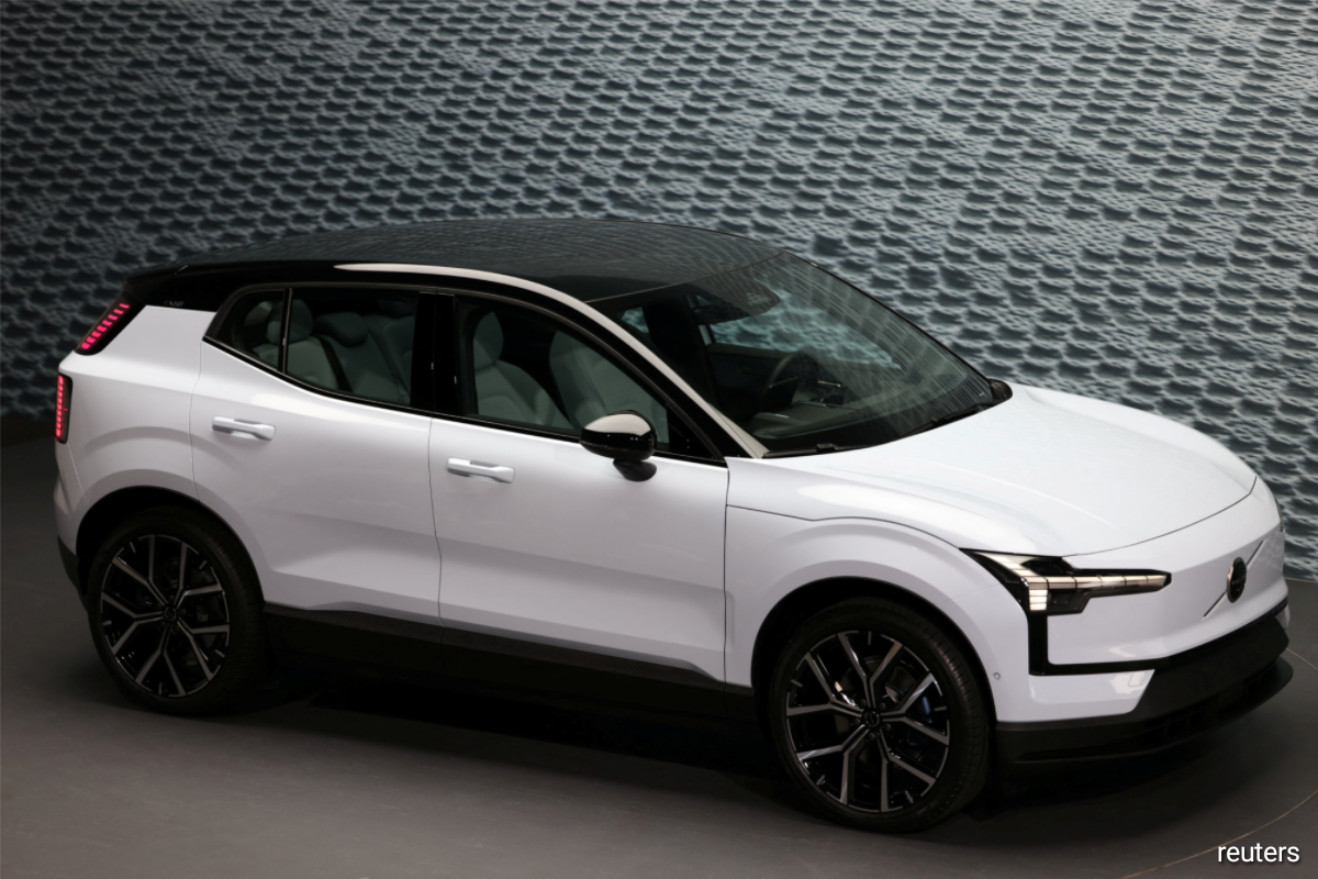 Volvo Cars' June sales rise on fully electric model boost