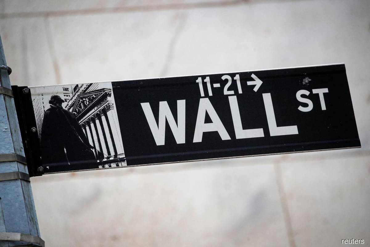 Wall St rallies on US stimulus and vaccine hopes as bond markets calm