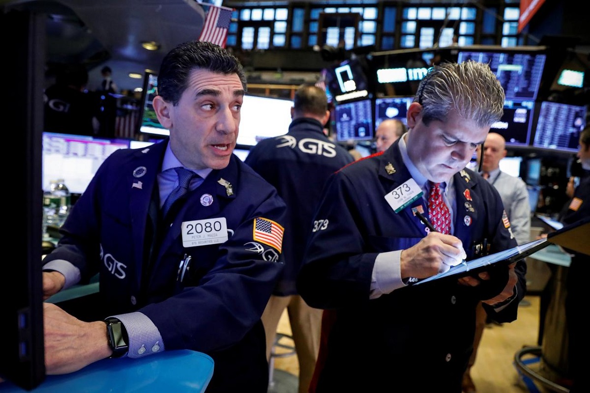 Wall Street ends higher as hopes for less aggressive Fed grow