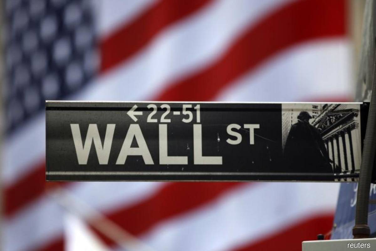 Wall Street ends down sharply as data fuels rate-hike worries