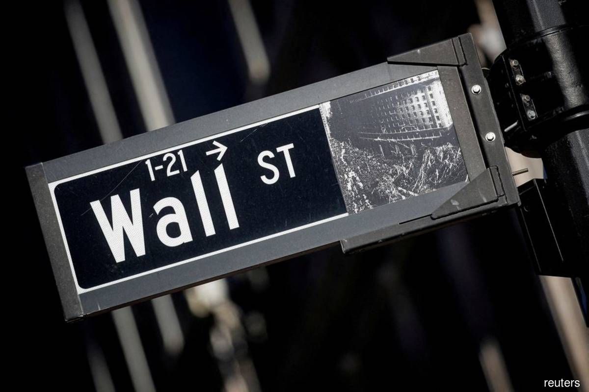 Wall Street ends up 2% after sharp reversal; technicals help