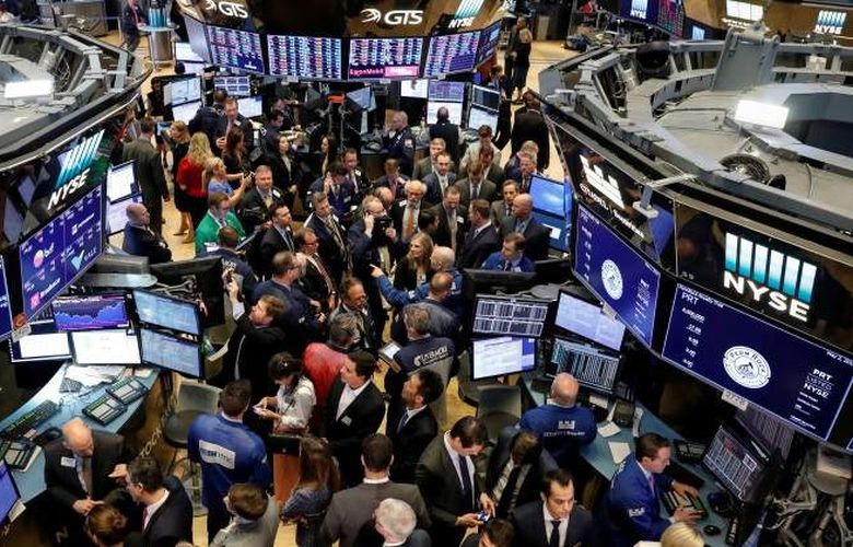 Stocks continue slide despite Fed action to protect money market funds
