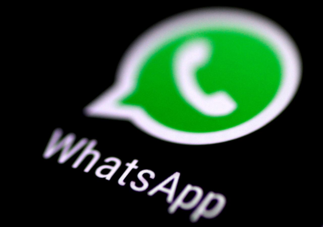 WhatsApp tests new feature to organize groups for work, school