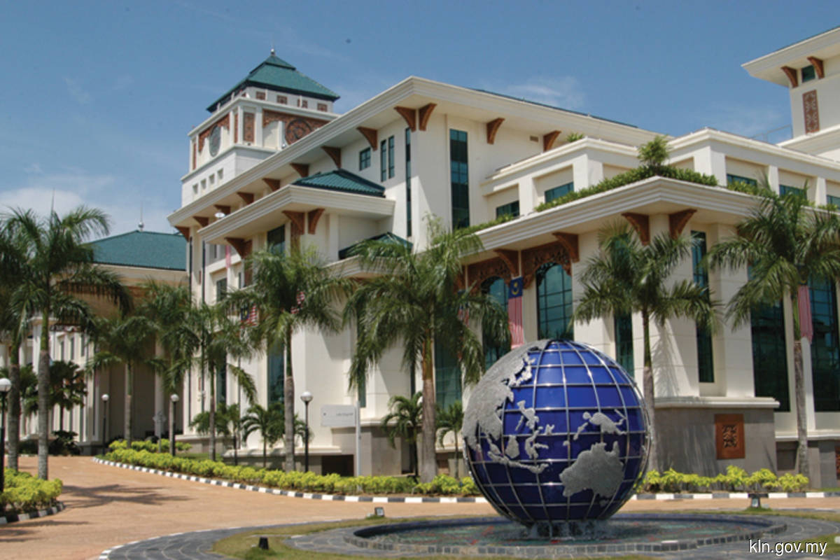 极端天气袭击旅游目的地时，登记、做好准备并保持安全