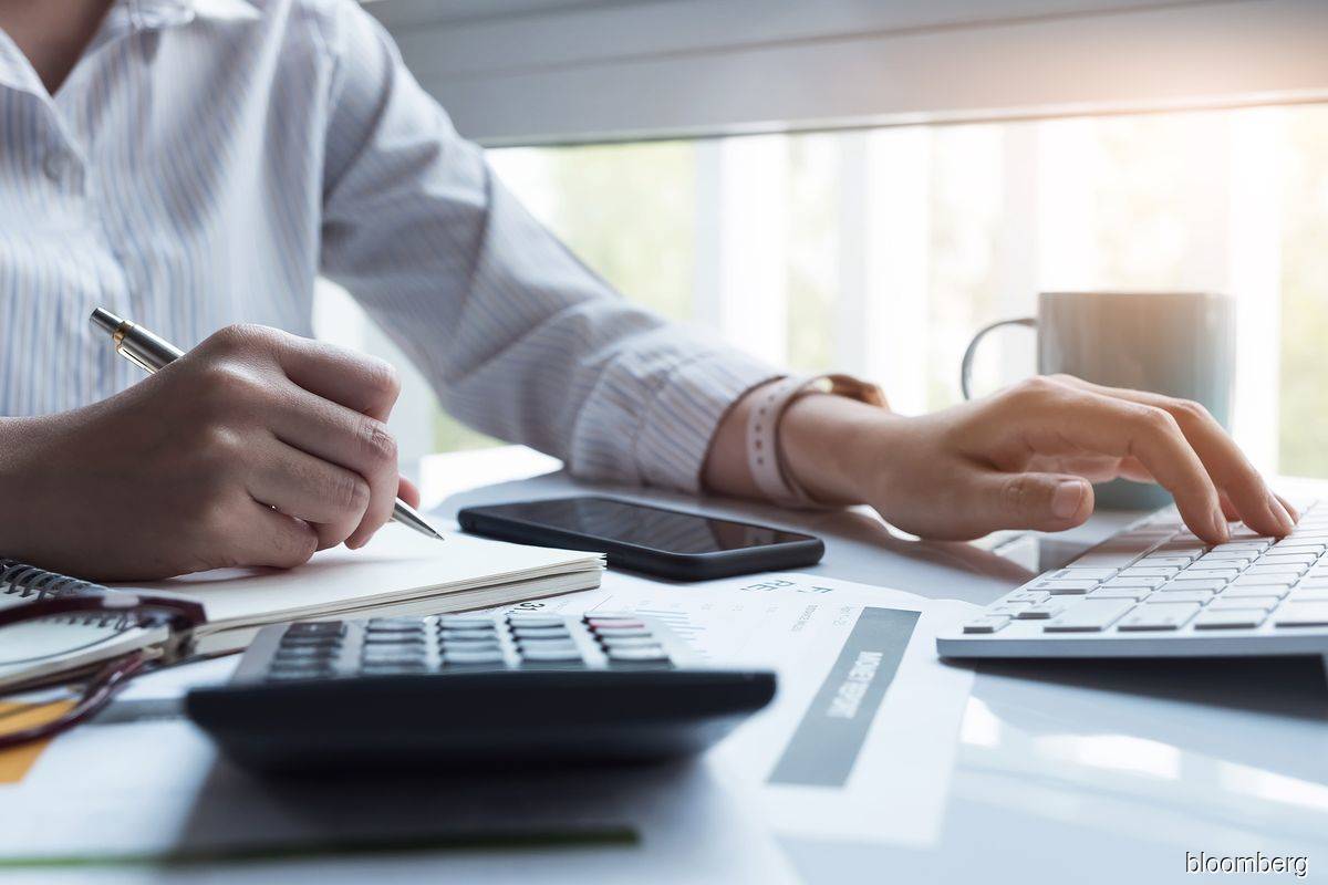 Women in finance must ask for promotion, unlike men: survey