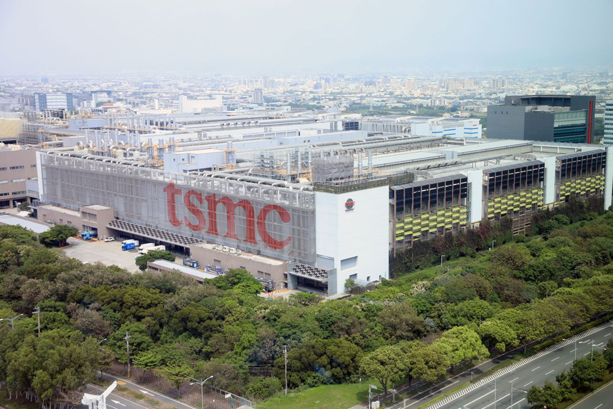 TSMC cuts spending as outlook miss suggests tough year ahead. (Photo by Bloomberg)