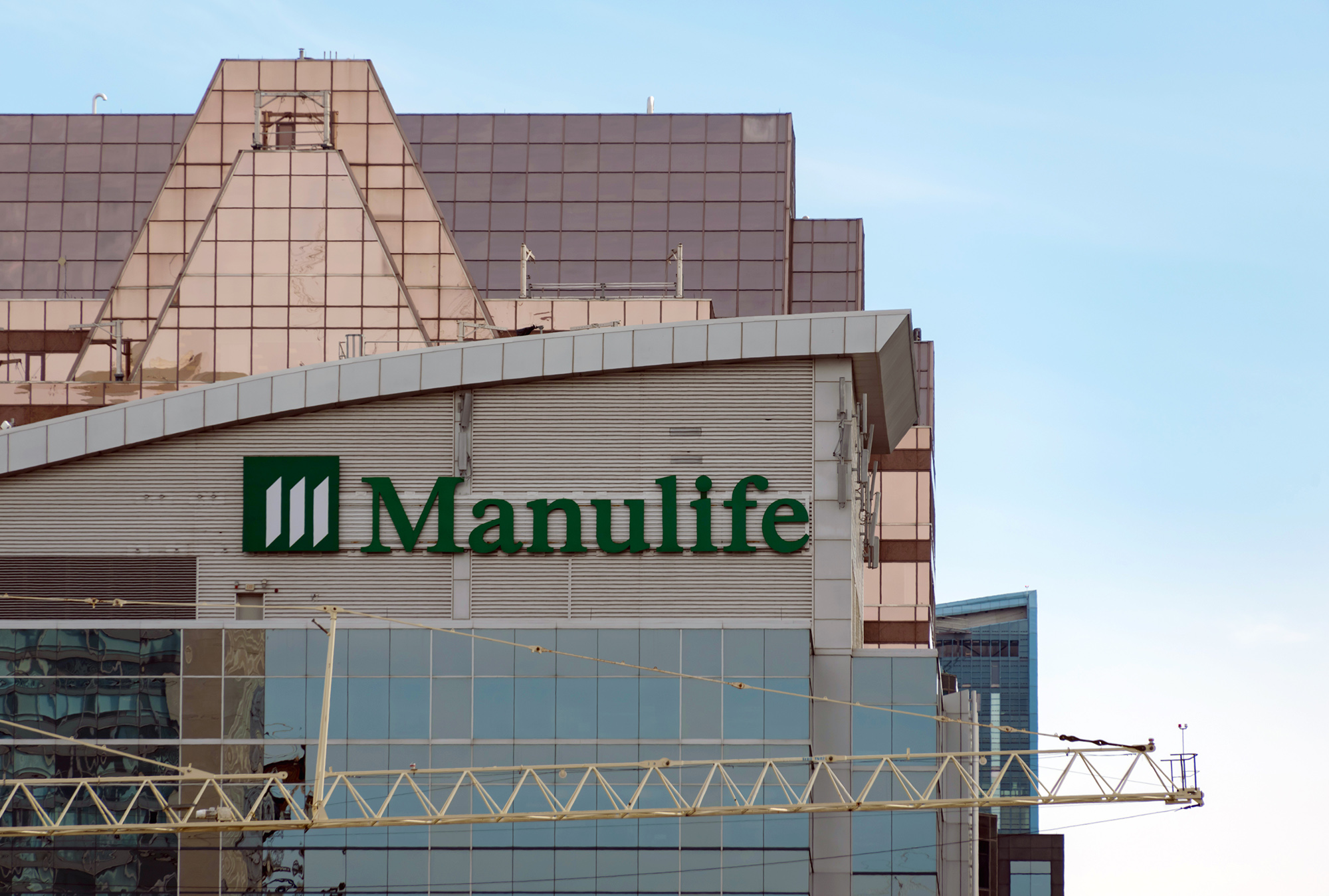 Manulife said to be bidding for full control of China funds JV, lured by US$3.8 trillion market. (Photo by Bloomberg)