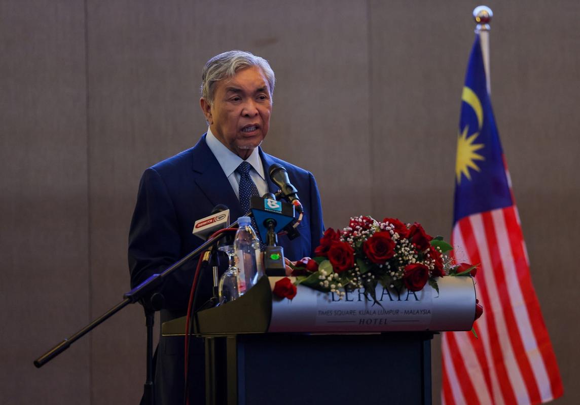 DPM Zahid在为期四天的工作访问英国